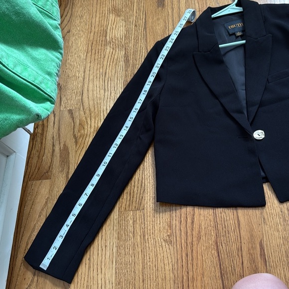 Truth by Republic Cropped Blazer - Picture 9 of 10